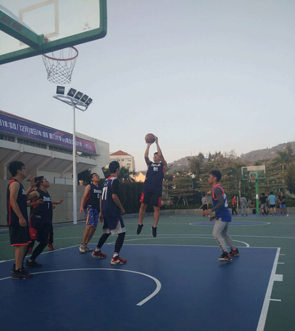 鍌呴煬娼囨磼缈昏韩璺虫姇.gif